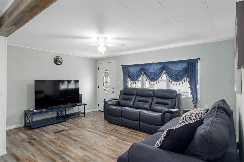 На продажу: $179,000 (3 спален, 2 ванн, 960 Квадратных фут)