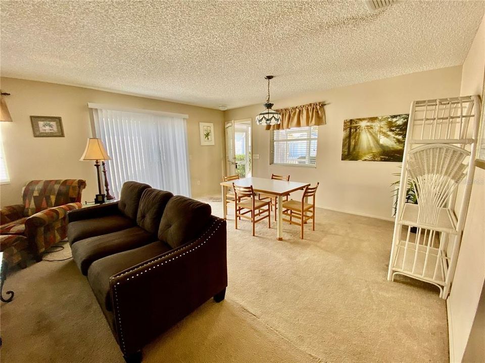 For Sale: $235,000 (2 beds, 2 baths, 1156 Square Feet)