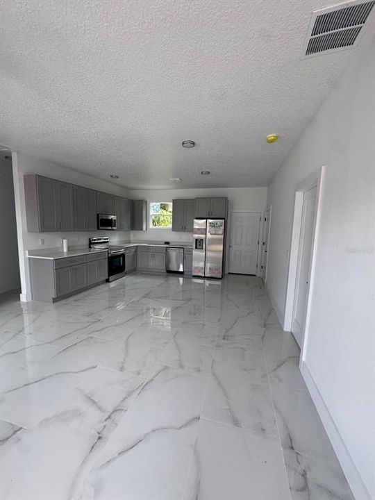 For Sale: $343,000 (3 beds, 2 baths, 1210 Square Feet)