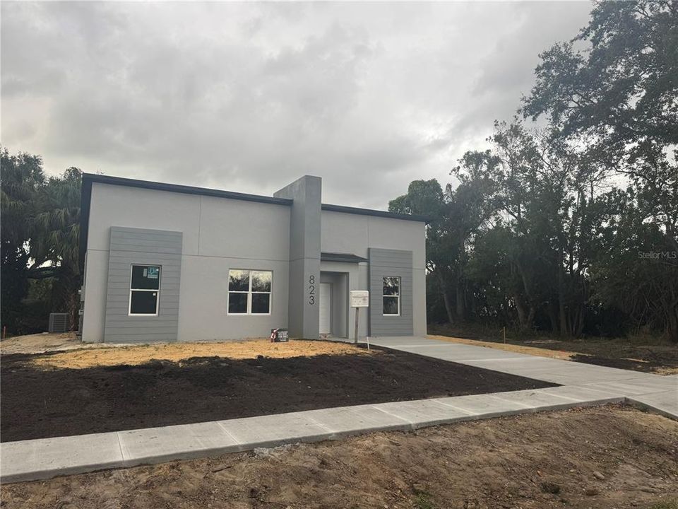 For Sale: $343,000 (3 beds, 2 baths, 1210 Square Feet)