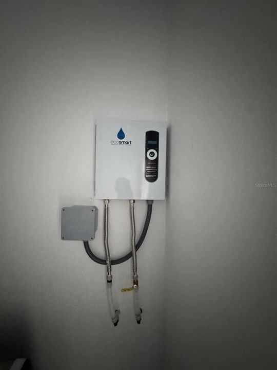 For Sale: $343,000 (3 beds, 2 baths, 1210 Square Feet)