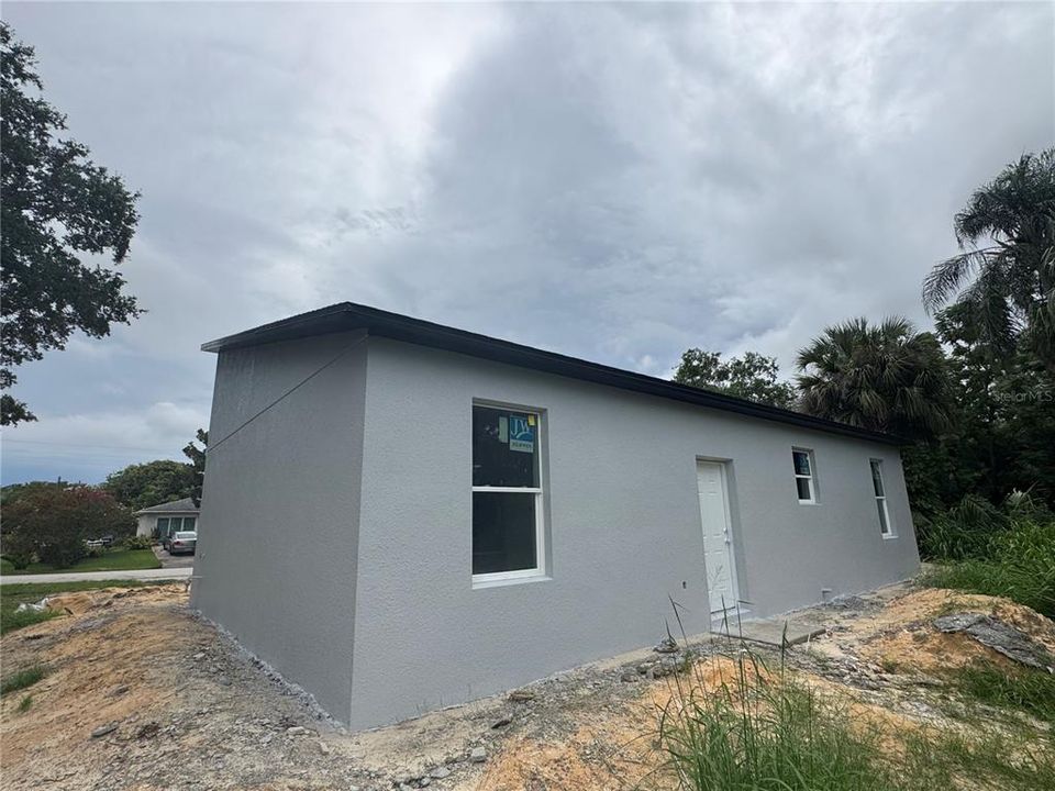 For Sale: $343,000 (3 beds, 2 baths, 1210 Square Feet)