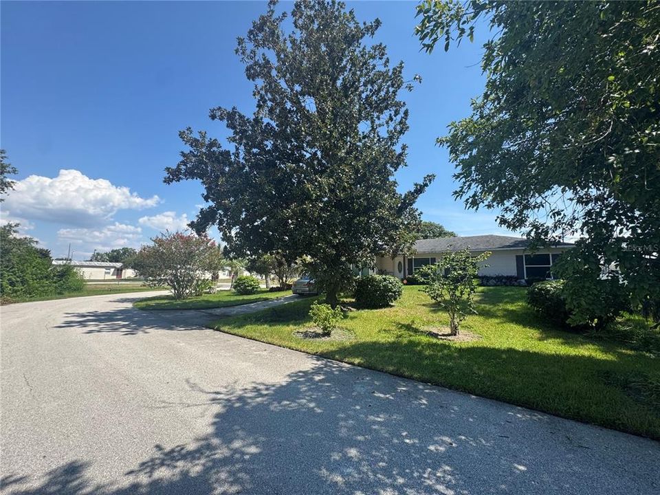 For Sale: $343,000 (3 beds, 2 baths, 1210 Square Feet)