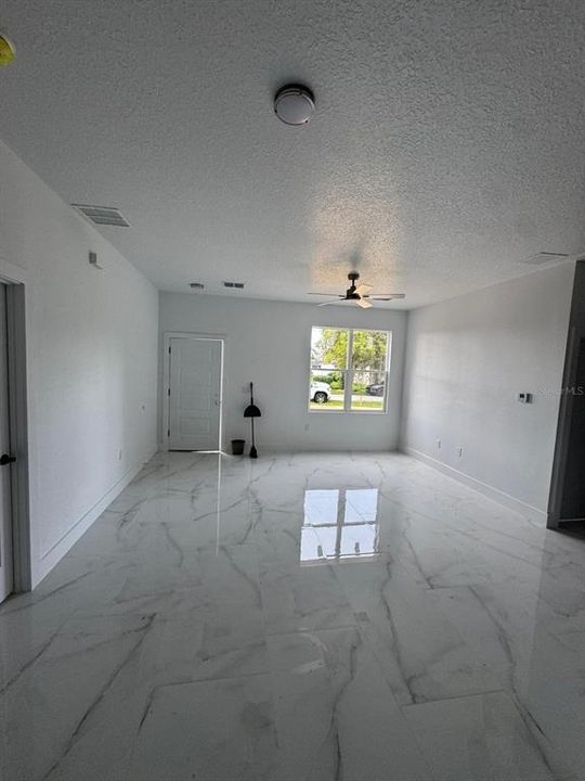 For Sale: $343,000 (3 beds, 2 baths, 1210 Square Feet)