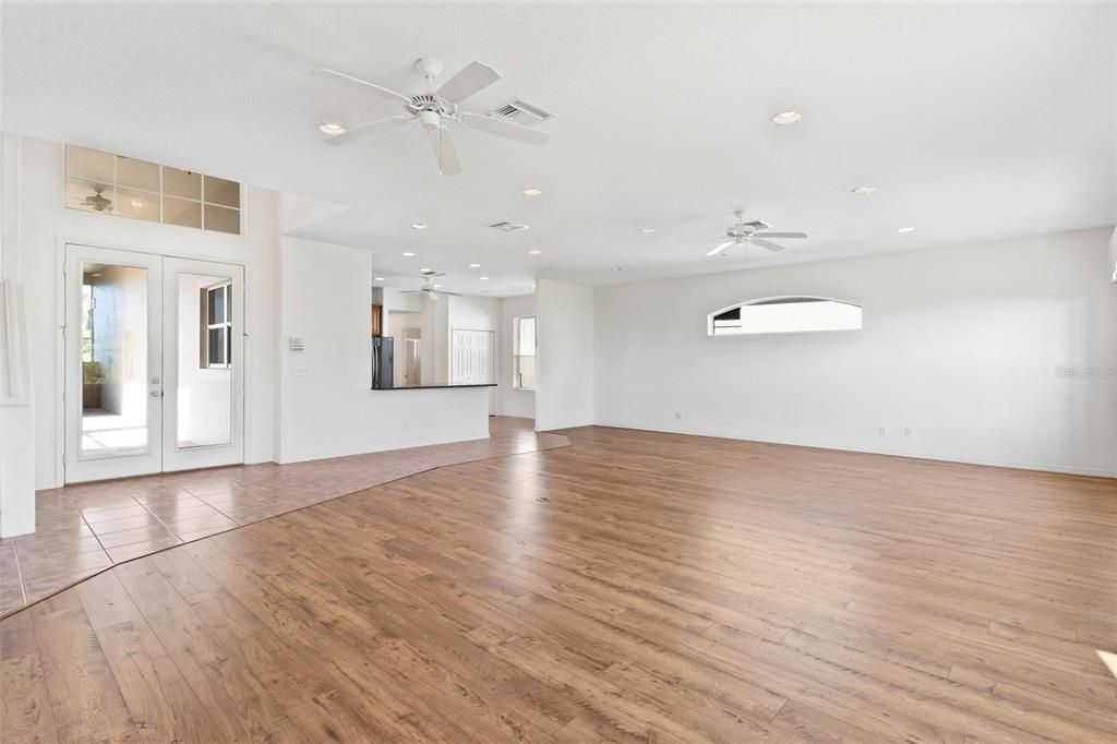 待售: $449,000 (4 贝兹, 4 浴室, 2997 平方英尺)