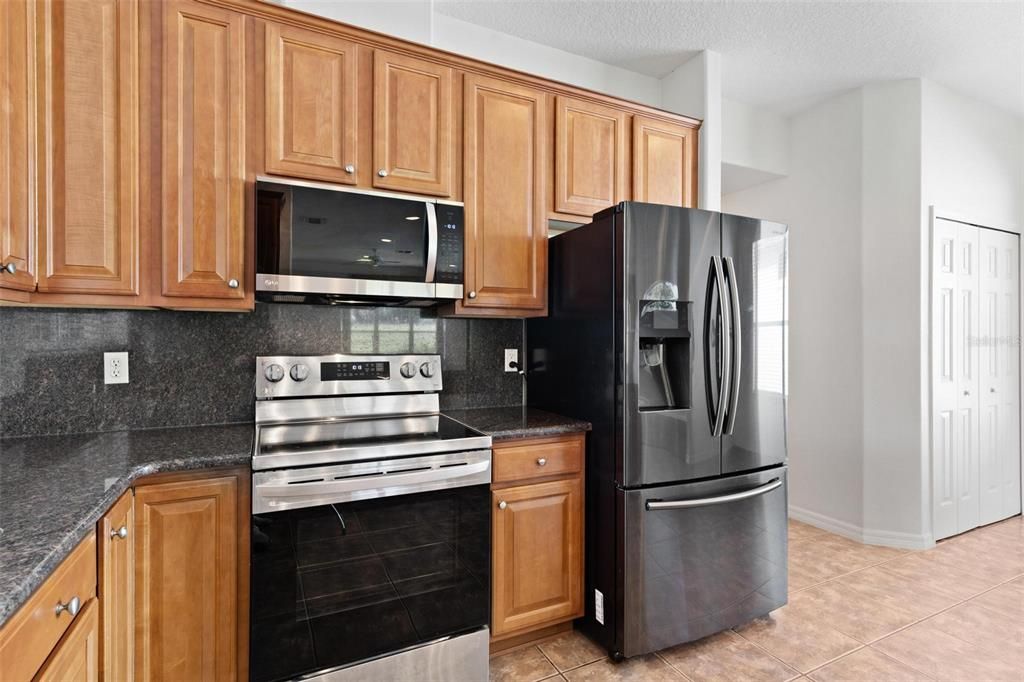 待售: $449,000 (4 贝兹, 4 浴室, 2997 平方英尺)