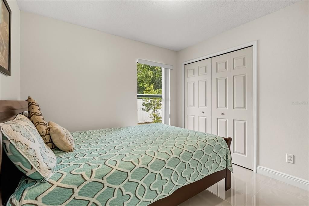 合同活跃: $2,200 (3 贝兹, 2 浴室, 1272 平方英尺)