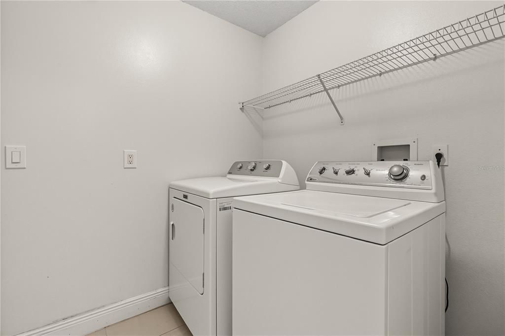 合同活跃: $2,200 (3 贝兹, 2 浴室, 1272 平方英尺)