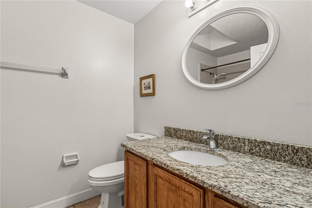 合同活跃: $2,200 (3 贝兹, 2 浴室, 1272 平方英尺)