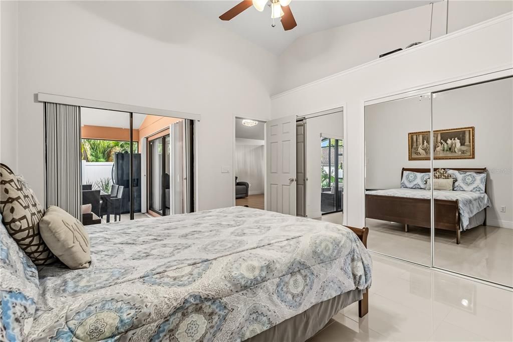 合同活跃: $2,200 (3 贝兹, 2 浴室, 1272 平方英尺)