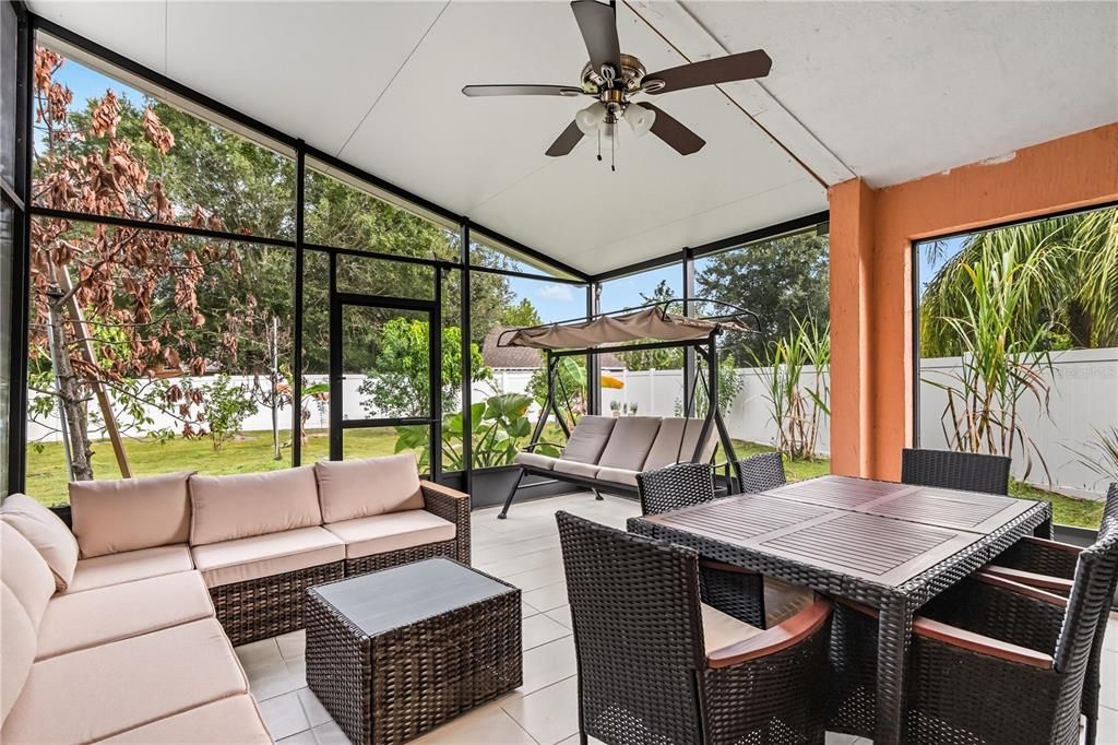 合同活跃: $2,200 (3 贝兹, 2 浴室, 1272 平方英尺)