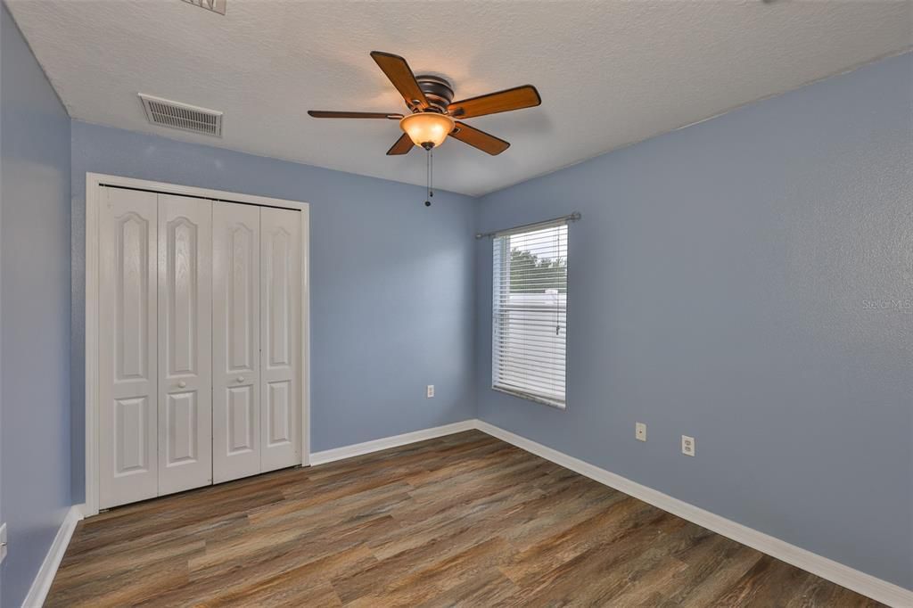 合同活跃: $300,000 (3 贝兹, 2 浴室, 1578 平方英尺)