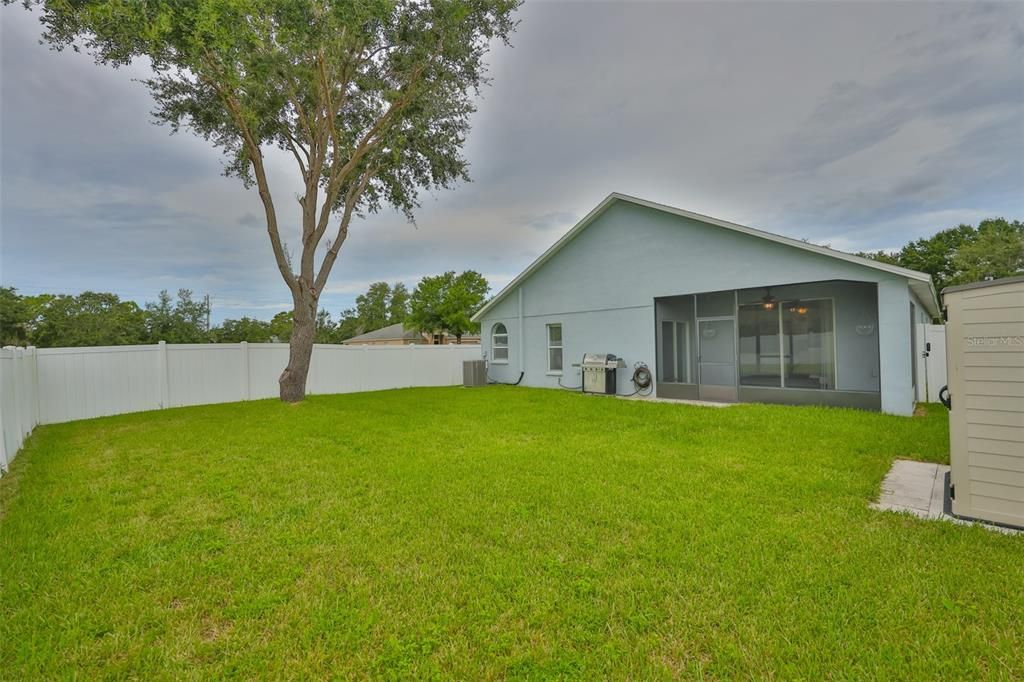 合同活跃: $300,000 (3 贝兹, 2 浴室, 1578 平方英尺)