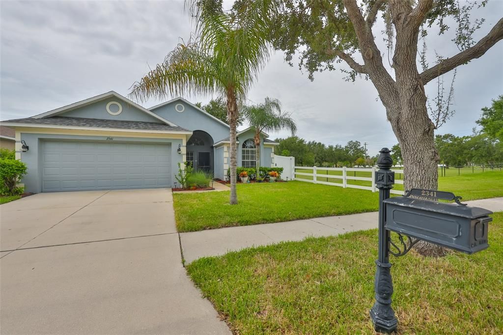 合同活跃: $300,000 (3 贝兹, 2 浴室, 1578 平方英尺)