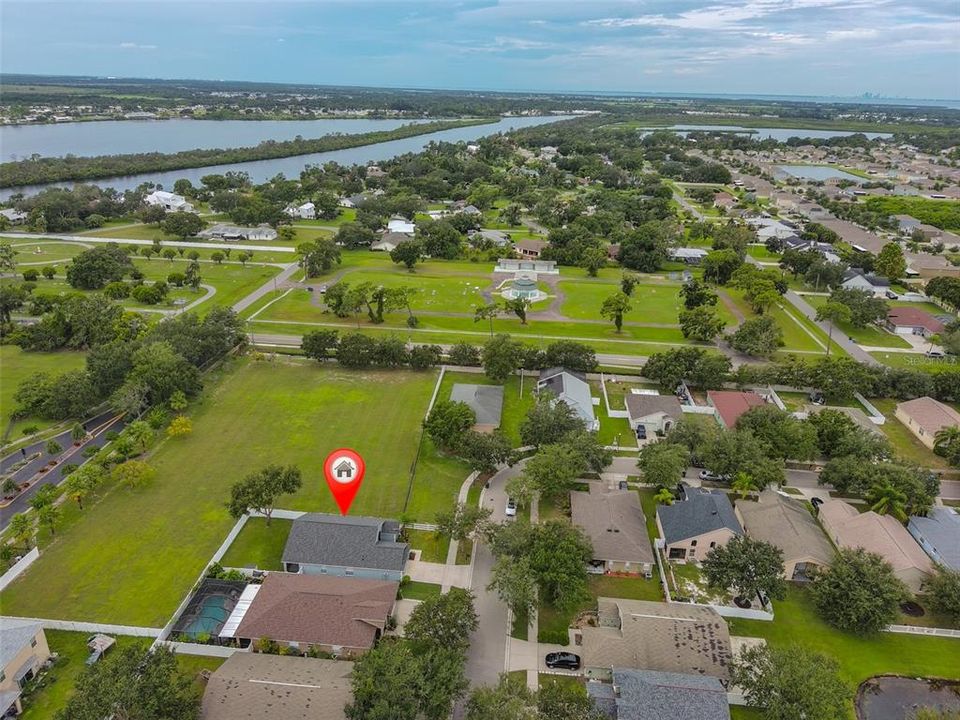 合同活跃: $300,000 (3 贝兹, 2 浴室, 1578 平方英尺)