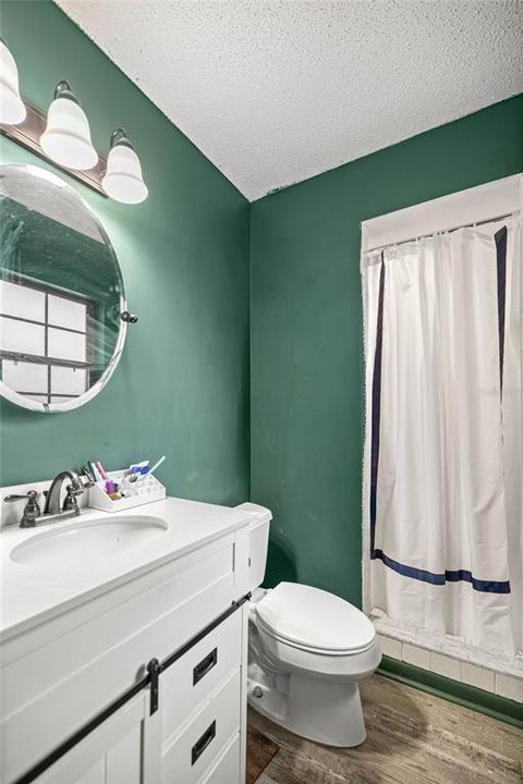 Active With Contract: $229,900 (4 beds, 2 baths, 1474 Square Feet)