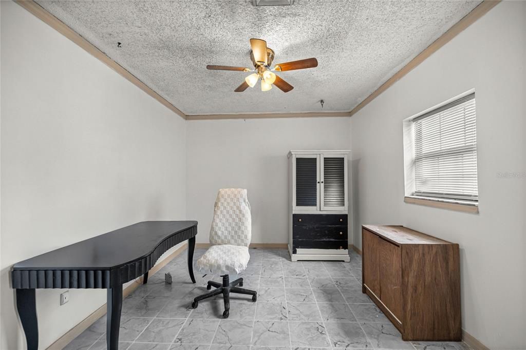 Active With Contract: $229,900 (4 beds, 2 baths, 1474 Square Feet)