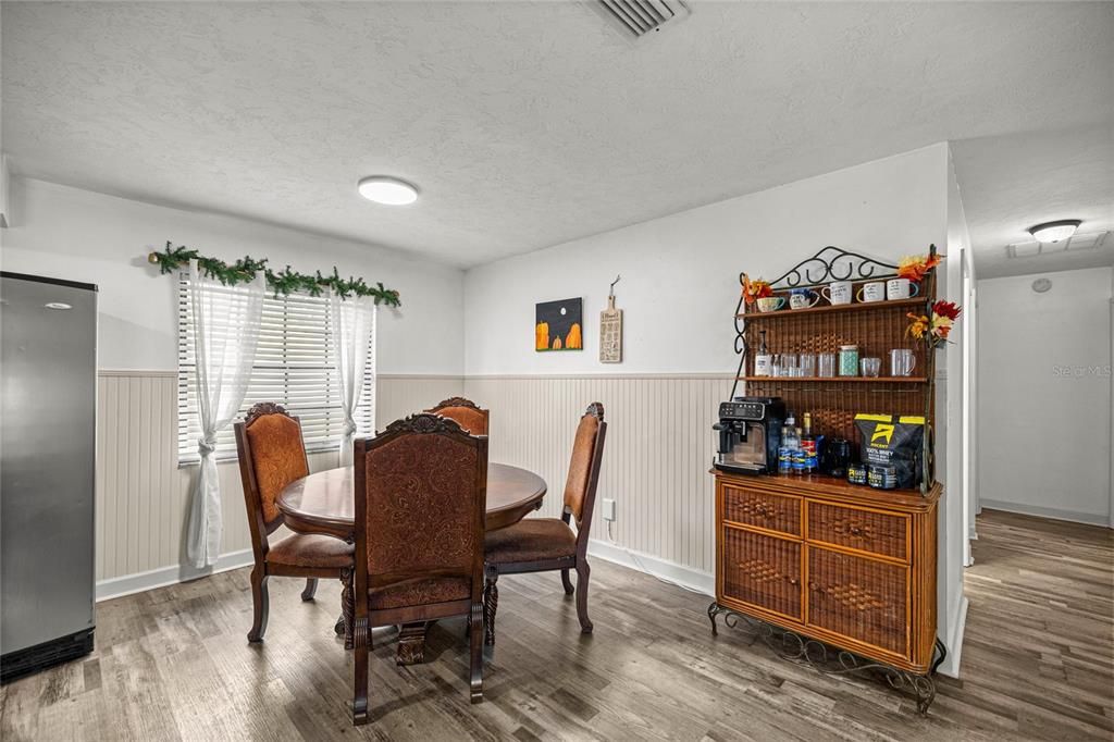 Active With Contract: $229,900 (4 beds, 2 baths, 1474 Square Feet)