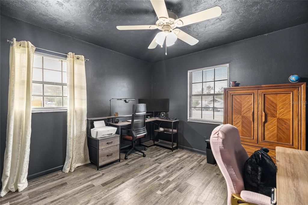 Active With Contract: $229,900 (4 beds, 2 baths, 1474 Square Feet)