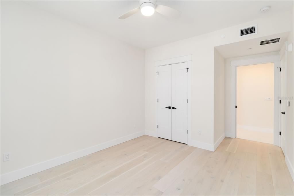 For Rent: $4,200 (3 beds, 2 baths, 1937 Square Feet)