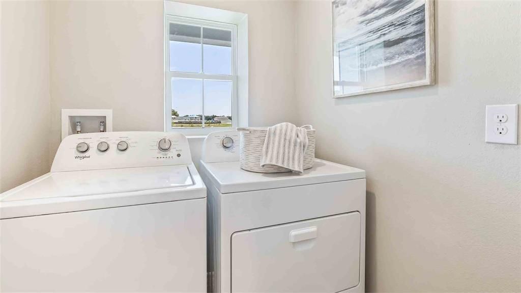 Activo con contrato: $329,990 (3 camas, 2 baños, 1560 Pies cuadrados)