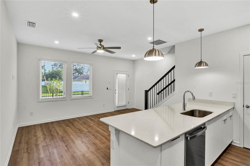 En Renta: $3,000 (3 camas, 3 baños, 1307 Pies cuadrados)