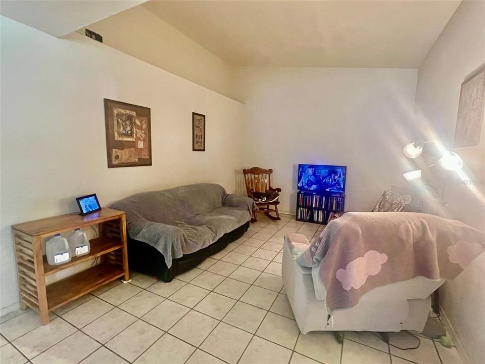 En Venta: $399,995 (6 camas, 0 baños, 2268 Pies cuadrados)