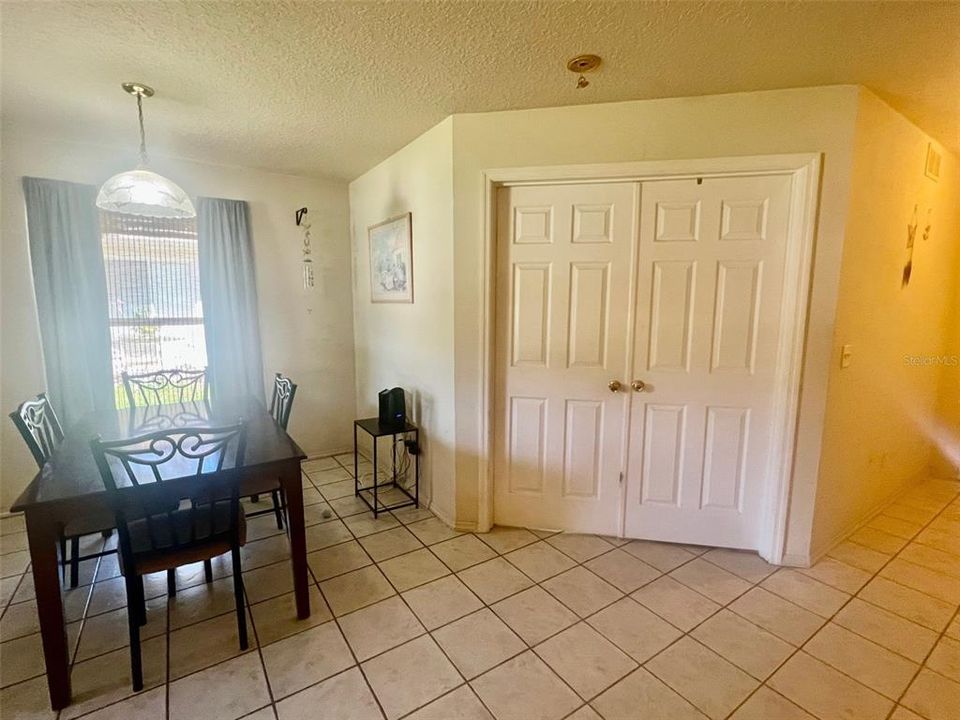 En Venta: $399,995 (6 camas, 0 baños, 2268 Pies cuadrados)