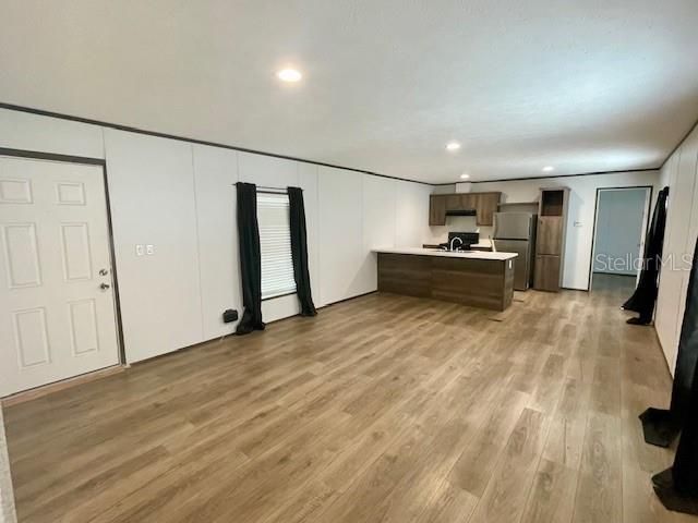 For Sale: $174,500 (2 beds, 2 baths, 990 Square Feet)