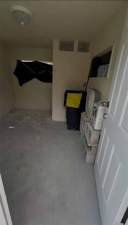 For Sale: $170,000 (2 beds, 1 baths, 940 Square Feet)