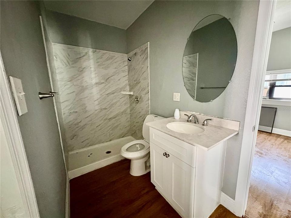 For Sale: $170,000 (2 beds, 1 baths, 940 Square Feet)