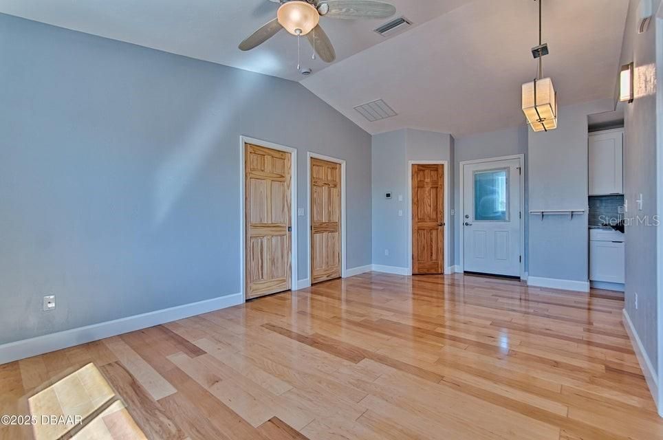 For Sale: $439,000 (3 beds, 2 baths, 1386 Square Feet)