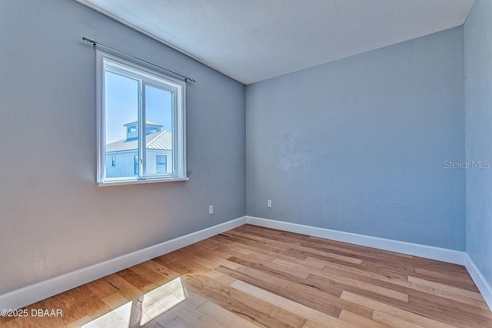 For Sale: $439,000 (3 beds, 2 baths, 1386 Square Feet)