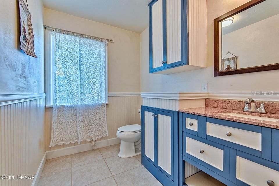 For Sale: $439,000 (3 beds, 2 baths, 1386 Square Feet)