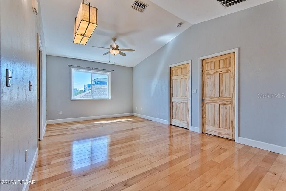 For Sale: $439,000 (3 beds, 2 baths, 1386 Square Feet)