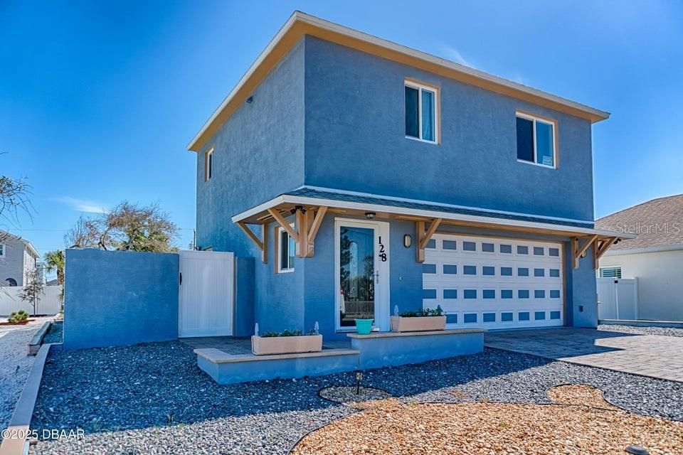 For Sale: $439,000 (3 beds, 2 baths, 1386 Square Feet)