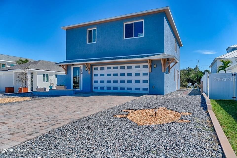 For Sale: $439,000 (3 beds, 2 baths, 1386 Square Feet)