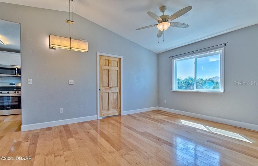 For Sale: $439,000 (3 beds, 2 baths, 1386 Square Feet)