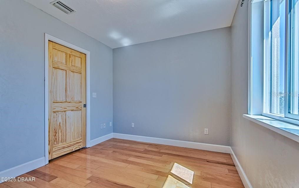 For Sale: $439,000 (3 beds, 2 baths, 1386 Square Feet)