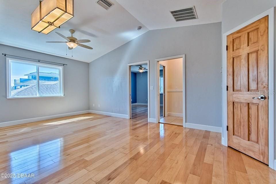 For Sale: $439,000 (3 beds, 2 baths, 1386 Square Feet)