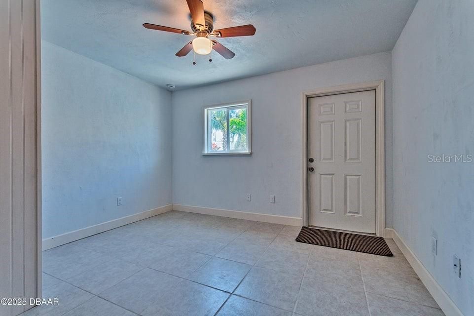 For Sale: $439,000 (3 beds, 2 baths, 1386 Square Feet)