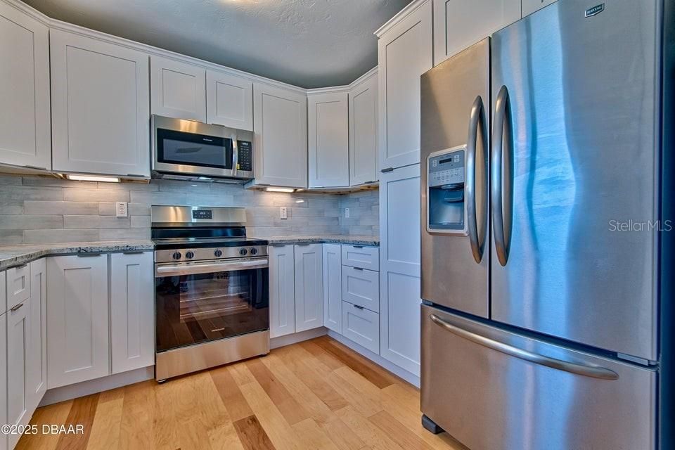 For Sale: $439,000 (3 beds, 2 baths, 1386 Square Feet)