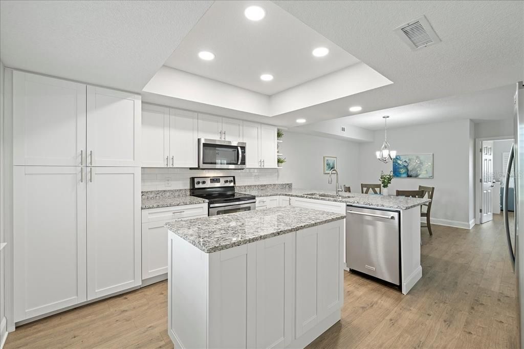 На продажу: $394,000 (2 спален, 2 ванн, 1399 Квадратных фут)