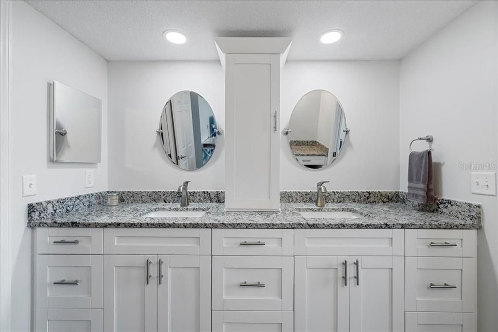 На продажу: $394,000 (2 спален, 2 ванн, 1399 Квадратных фут)