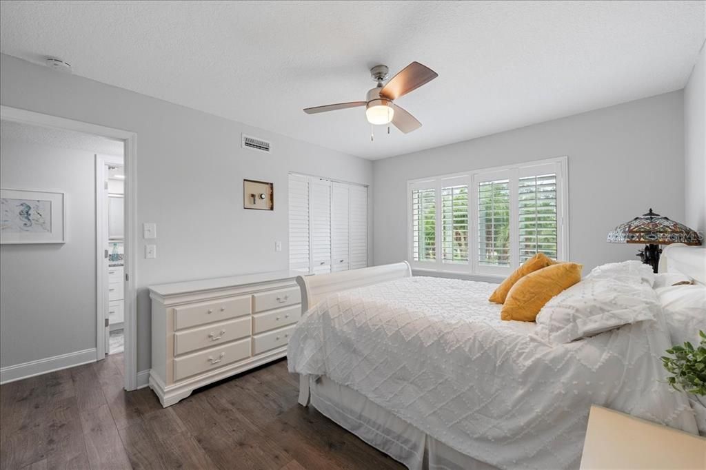 На продажу: $394,000 (2 спален, 2 ванн, 1399 Квадратных фут)