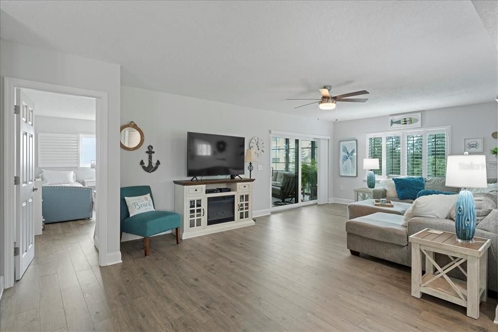 На продажу: $394,000 (2 спален, 2 ванн, 1399 Квадратных фут)