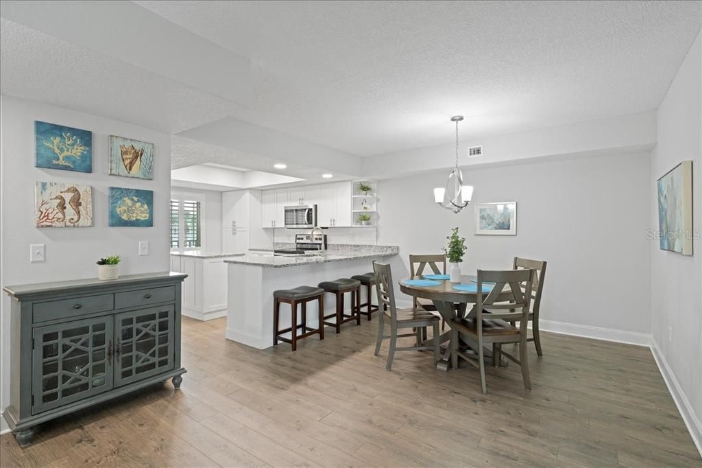 На продажу: $394,000 (2 спален, 2 ванн, 1399 Квадратных фут)