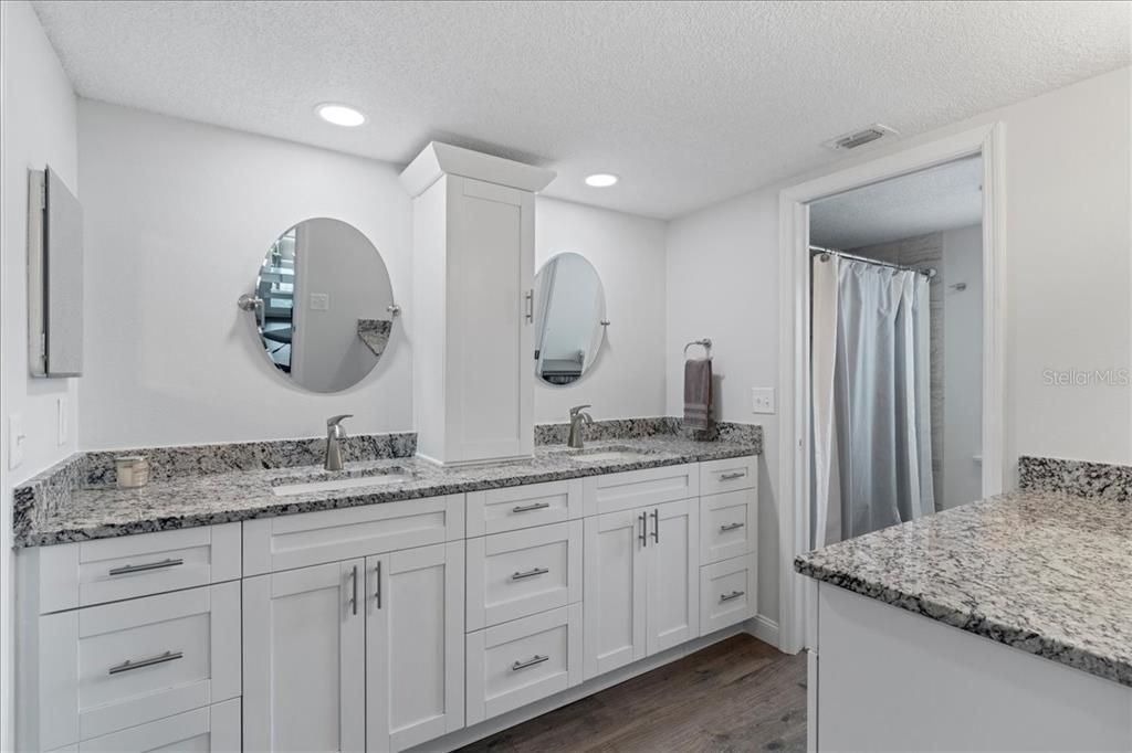 На продажу: $394,000 (2 спален, 2 ванн, 1399 Квадратных фут)