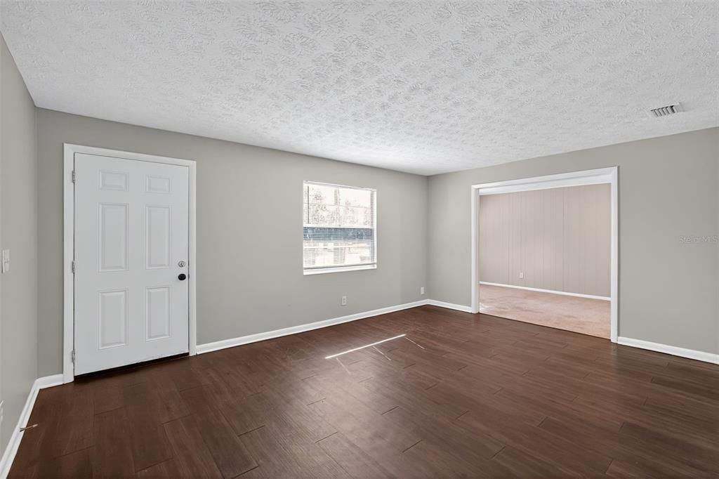 На продажу: $224,900 (3 спален, 1 ванн, 1592 Квадратных фут)