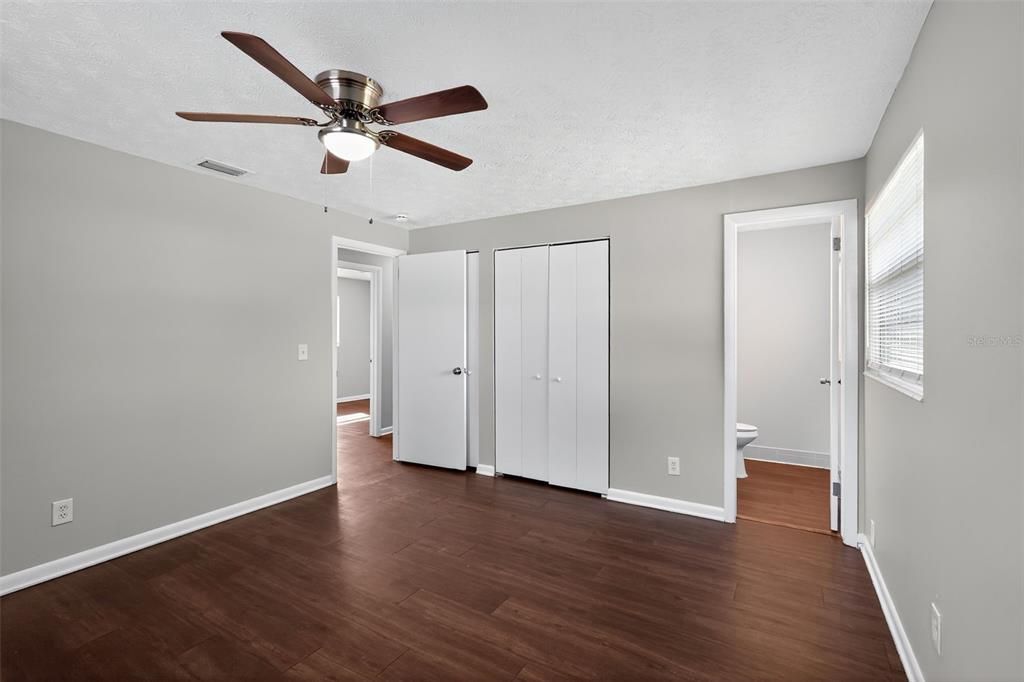 На продажу: $224,900 (3 спален, 1 ванн, 1592 Квадратных фут)